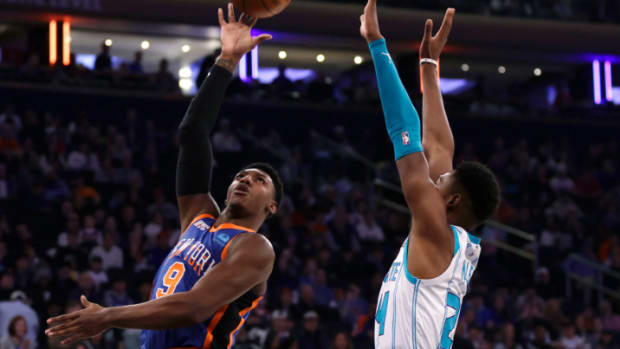Barrett lets one fly in Sunday's win over Charlotte